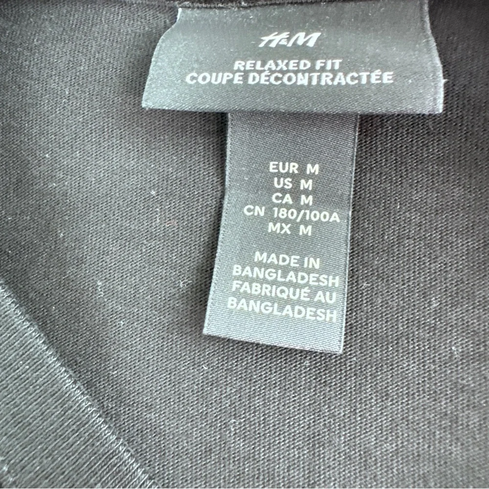 H&M set of 2 Black and Gray relaxed fit short sleeve crew neck graphic T-Shirt - Picture 11 of 11